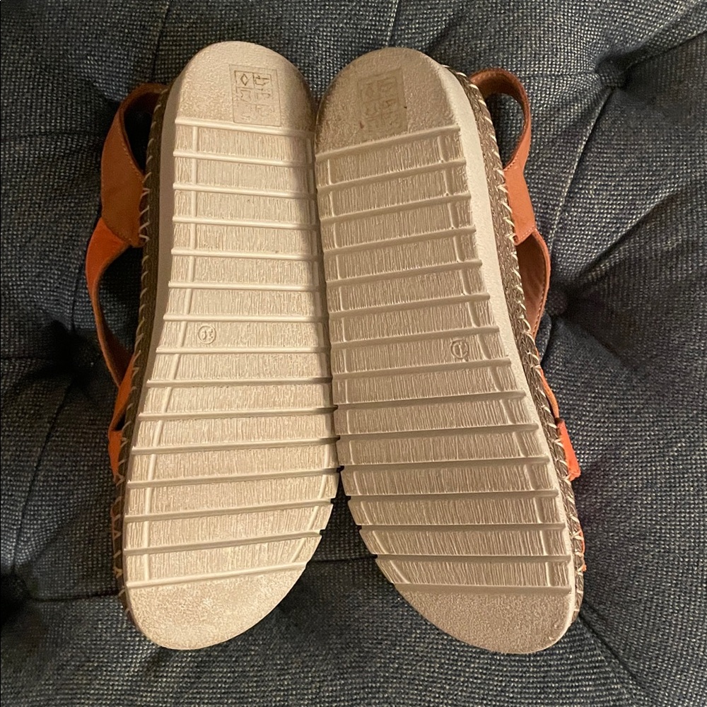Women's Inca Orange Sandals - Picture 3 of 4
